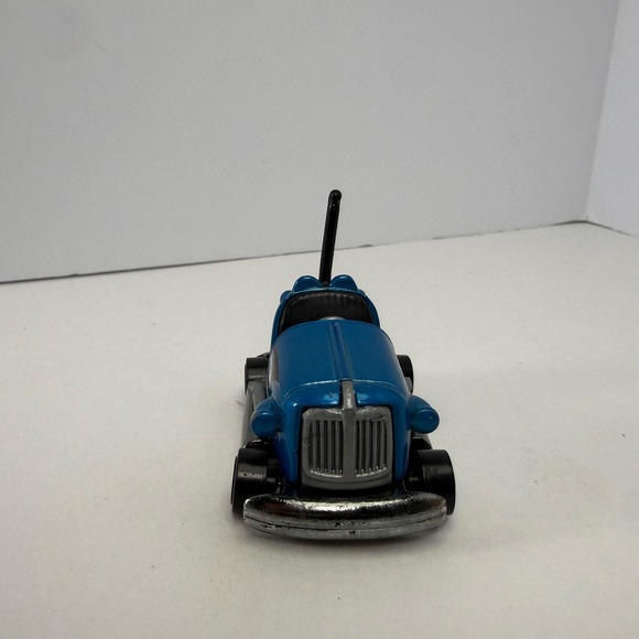Hot Wheels Bump Around Bumper Car Metallic Blue 2012 Mattel - Picture 2 of 6